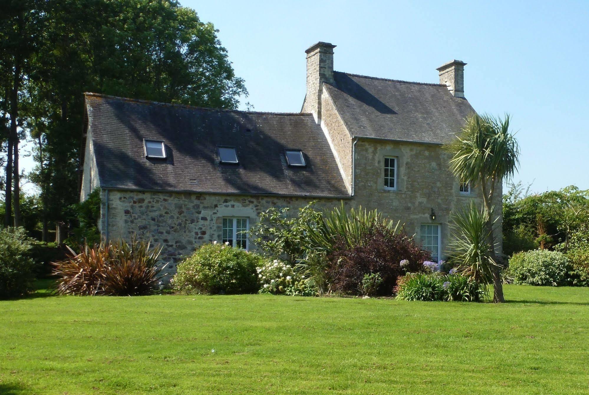 Manoir De Savigny Bed and Breakfast Valognes Eksteriør billede