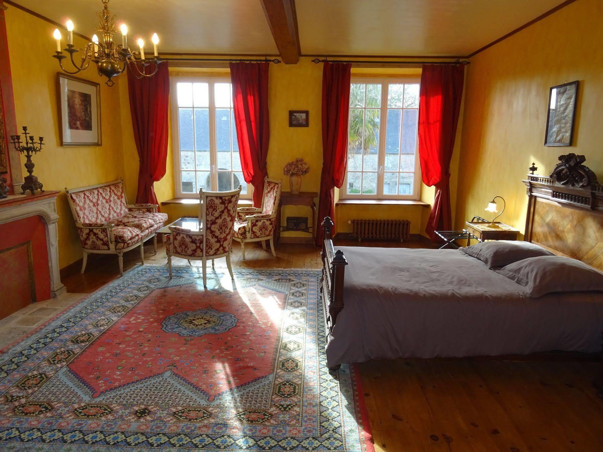 Manoir De Savigny Bed and Breakfast Valognes Eksteriør billede